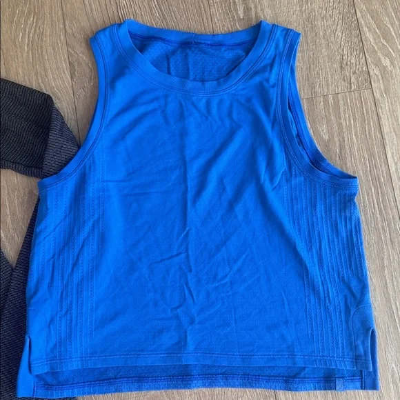 ((2 PIECE)) LULULEMON WORKOUT TOP BUNDLE SIZE 8/MEDIUM EEEUC - Picture 2 of 9